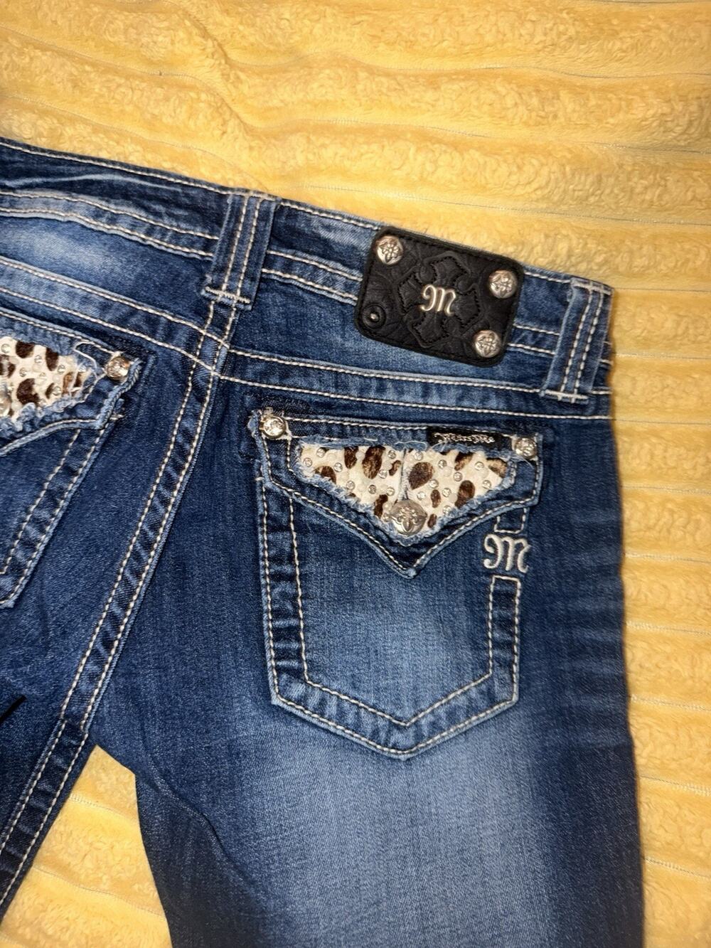 NWOT Miss Me Jeans Western Bootcut Cow Print Embellished JW5188B4 28 X 34